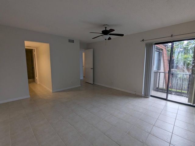 2191 White Pine Circle D, Greenacres, FL 33415