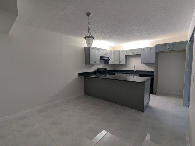 2191 White Pine Circle D, Greenacres, FL 33415