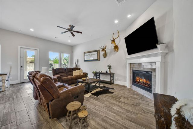 114 Pilazzo Street, Montgomery, TX 77316