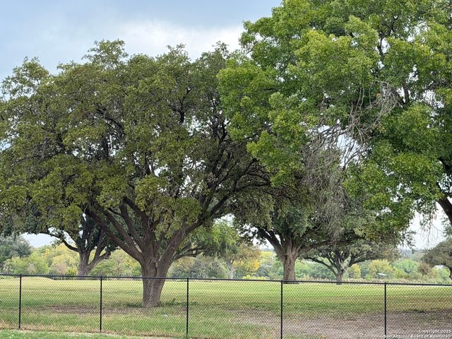 2011 Mission, San Antonio, TX 78214