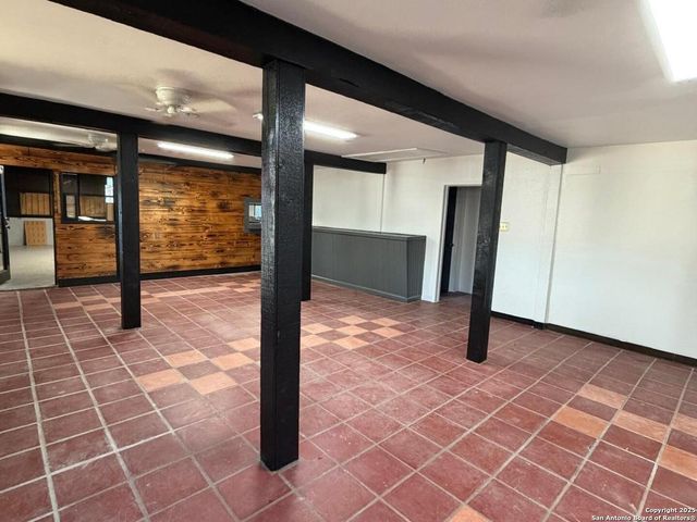 2011 Mission, San Antonio, TX 78214