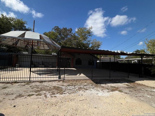 2011 Mission, San Antonio, TX 78214