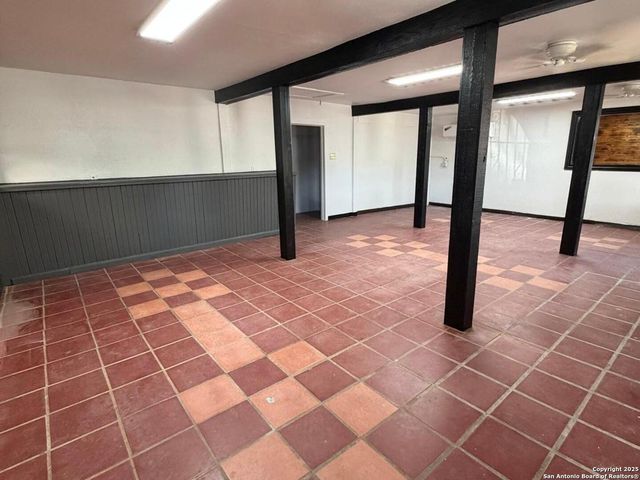 2011 Mission, San Antonio, TX 78214