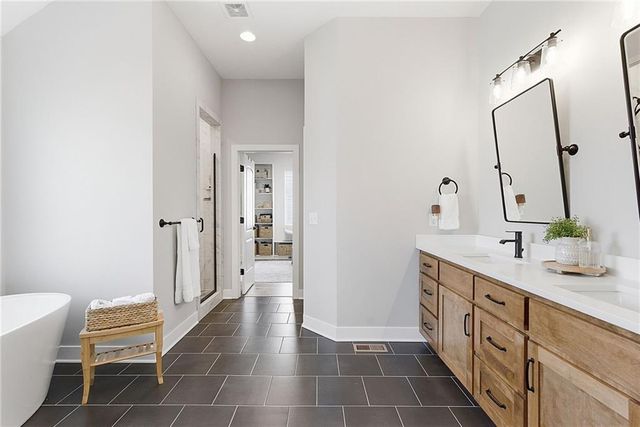 18120 N Peach Blossom Drive, Platte City, MO 64079