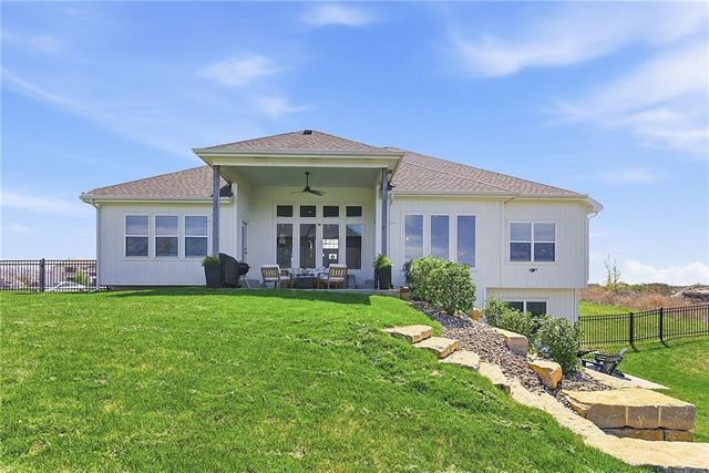 18120 N Peach Blossom Drive, Platte City, MO 64079