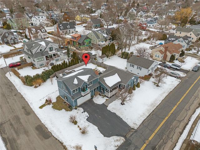 97 Eustis Avenue 2, Newport, RI 02840