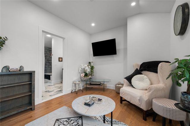 97 Eustis Avenue 2, Newport, RI 02840