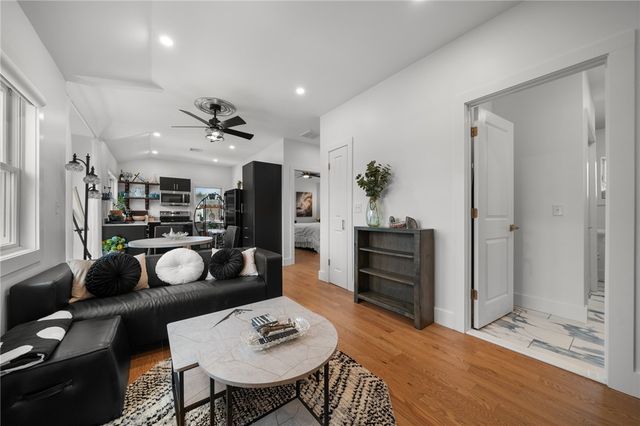 97 Eustis Avenue 2, Newport, RI 02840