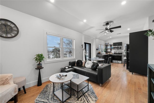 97 Eustis Avenue 2, Newport, RI 02840