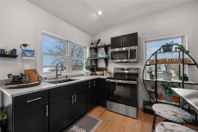 97 Eustis Avenue 2, Newport, RI 02840