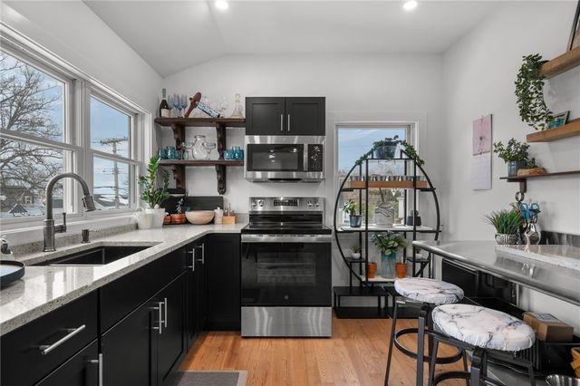 97 Eustis Avenue 2, Newport, RI 02840