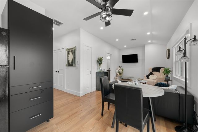 97 Eustis Avenue 2, Newport, RI 02840