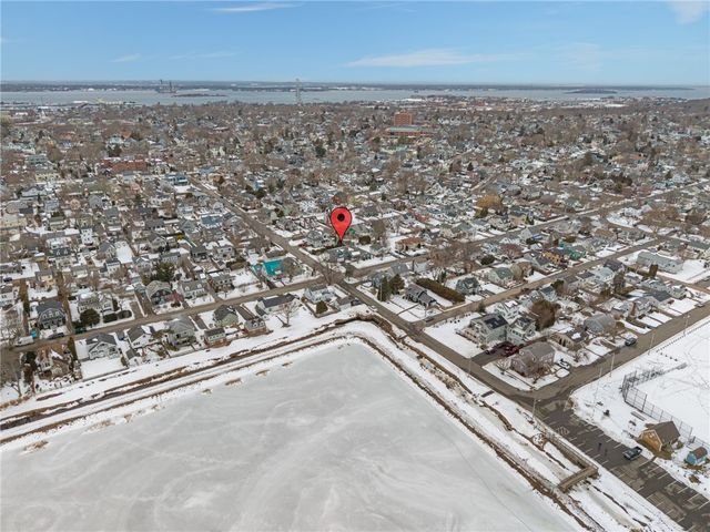 97 Eustis Avenue 2, Newport, RI 02840