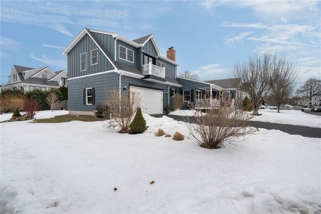 97 Eustis Avenue 2, Newport, RI 02840