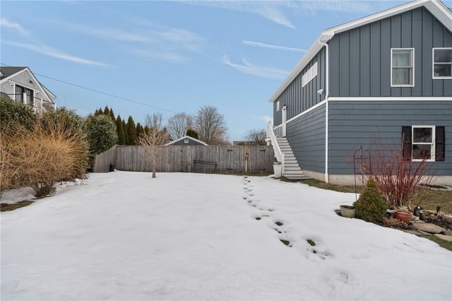 97 Eustis Avenue 2, Newport, RI 02840