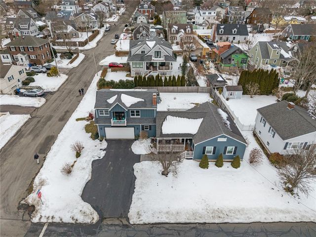 97 Eustis Avenue 2, Newport, RI 02840