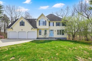 75 Spruce Cir, Agawam, MA 01030
