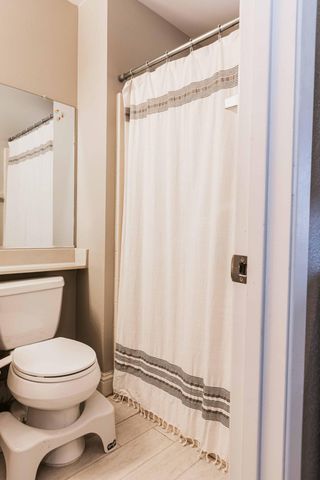 434 Fallbrook Court, Tulare, CA 93274