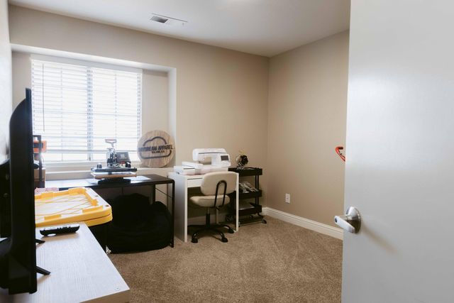 434 Fallbrook Court, Tulare, CA 93274