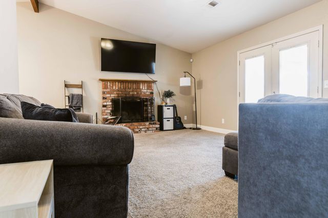 434 Fallbrook Court, Tulare, CA 93274