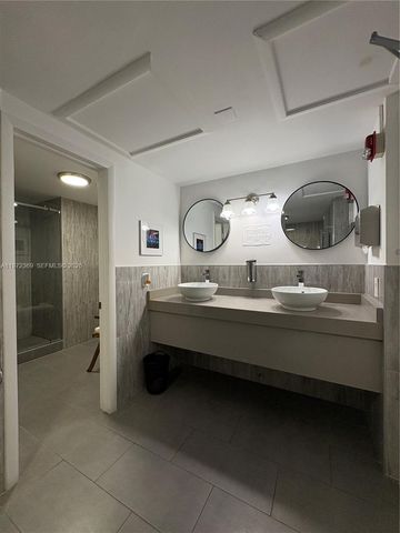 2500 NE 135 502, North Miami, FL 33181