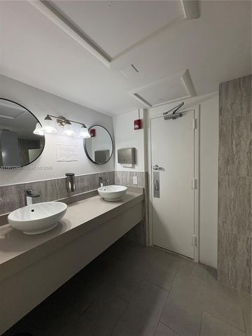 2500 NE 135 502, North Miami, FL 33181