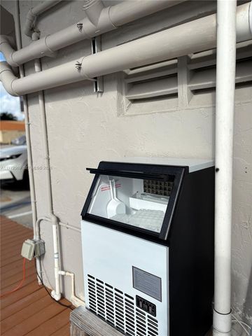 2500 NE 135 502, North Miami, FL 33181