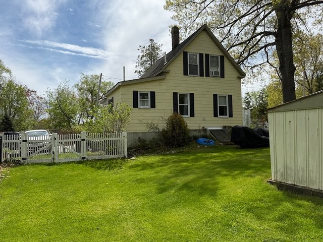38 Veranda Ave, Tewksbury, MA 01876