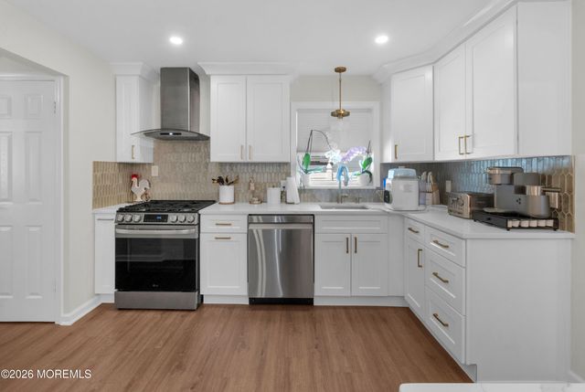 35 Furman Avenue, Sayreville, NJ 08872