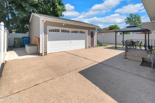 35 Furman Avenue, Sayreville, NJ 08872