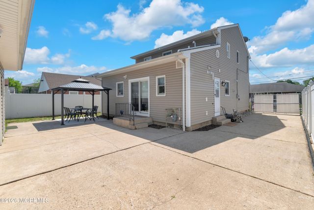 35 Furman Avenue, Sayreville, NJ 08872