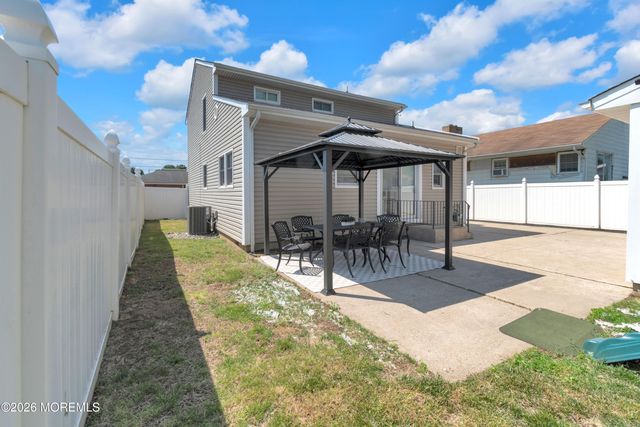 35 Furman Avenue, Sayreville, NJ 08872
