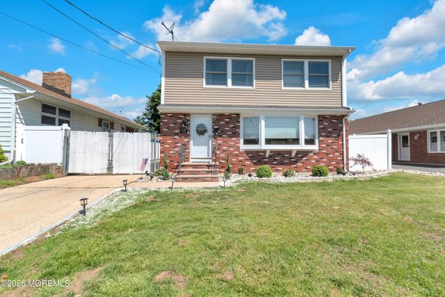 35 Furman Avenue, Sayreville, NJ 08872