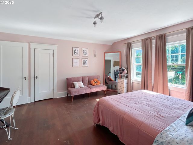 4585 LEIF ERIKSON Dr, Astoria, OR 97103