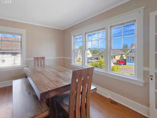 4585 LEIF ERIKSON Dr, Astoria, OR 97103