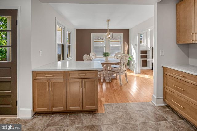 6 BUTTS AVE, Bordentown, NJ 08505
