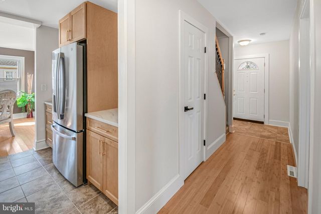 6 BUTTS AVE, Bordentown, NJ 08505