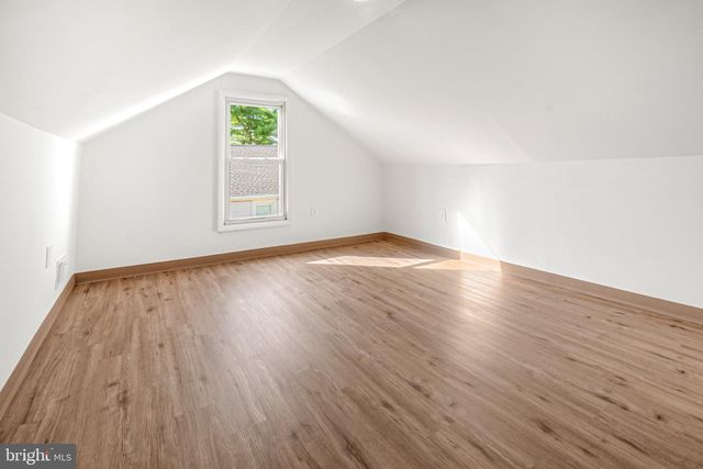 6 BUTTS AVE, Bordentown, NJ 08505