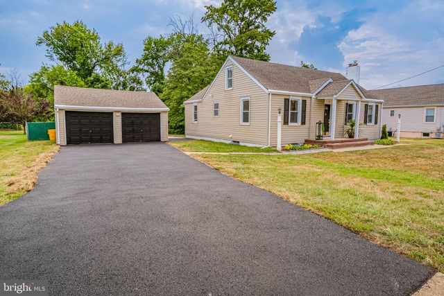 6 BUTTS AVE, Bordentown, NJ 08505