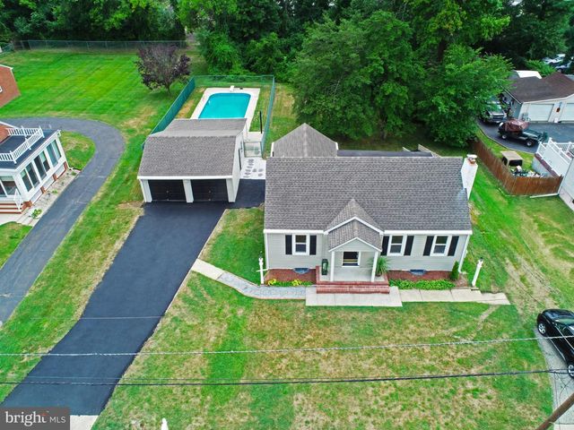 6 BUTTS AVE, Bordentown, NJ 08505