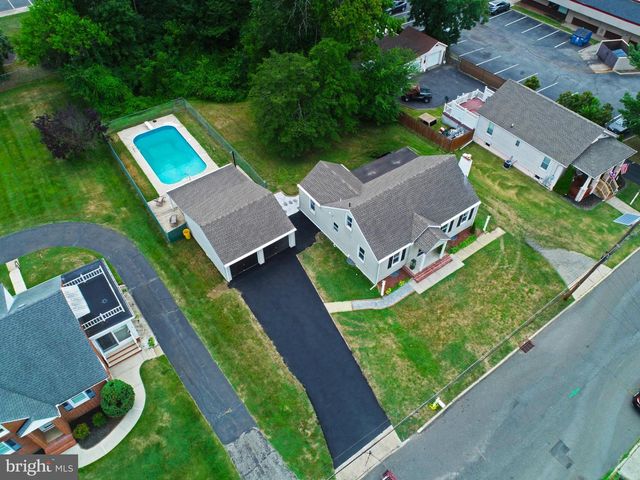 6 BUTTS AVE, Bordentown, NJ 08505