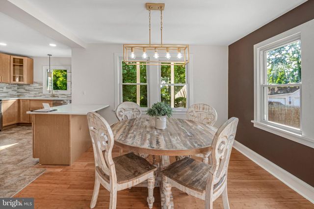 6 BUTTS AVE, Bordentown, NJ 08505