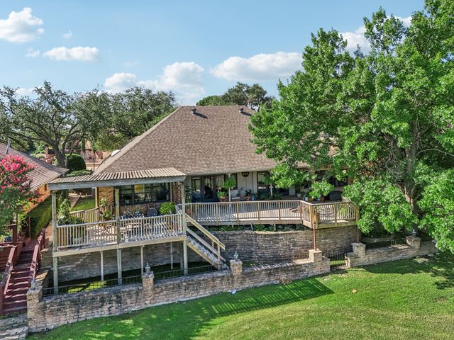 4027 Fairlakes Drive, Dallas, TX 75228