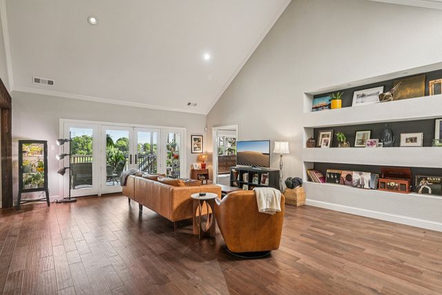 4027 Fairlakes Drive, Dallas, TX 75228