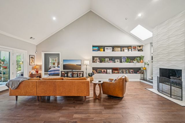 4027 Fairlakes Drive, Dallas, TX 75228