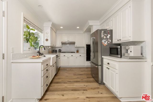 222 Dickenson Avenue, Newbury Park (thousand Oaks), CA 91320