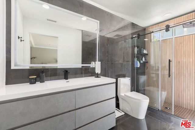 222 Dickenson Avenue, Newbury Park (thousand Oaks), CA 91320