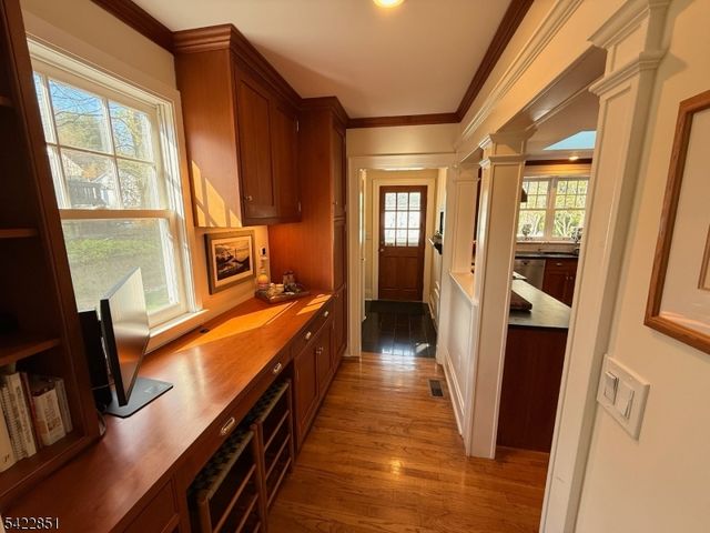 27 Maple Ter, Maplewood Twp., NJ 07040