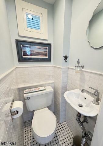 27 Maple Ter, Maplewood Twp., NJ 07040