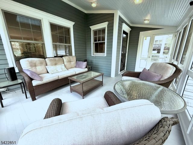 27 Maple Ter, Maplewood Twp., NJ 07040